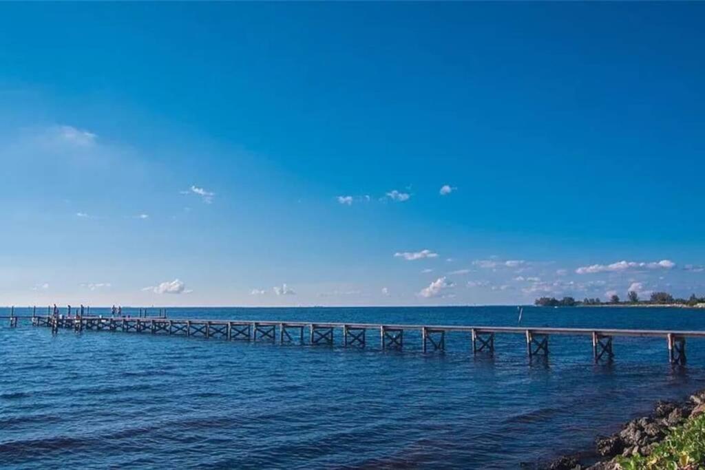 Manatee, Studio202, Beach Steps Away! Pool+Wifi Ruskin Exterior foto
